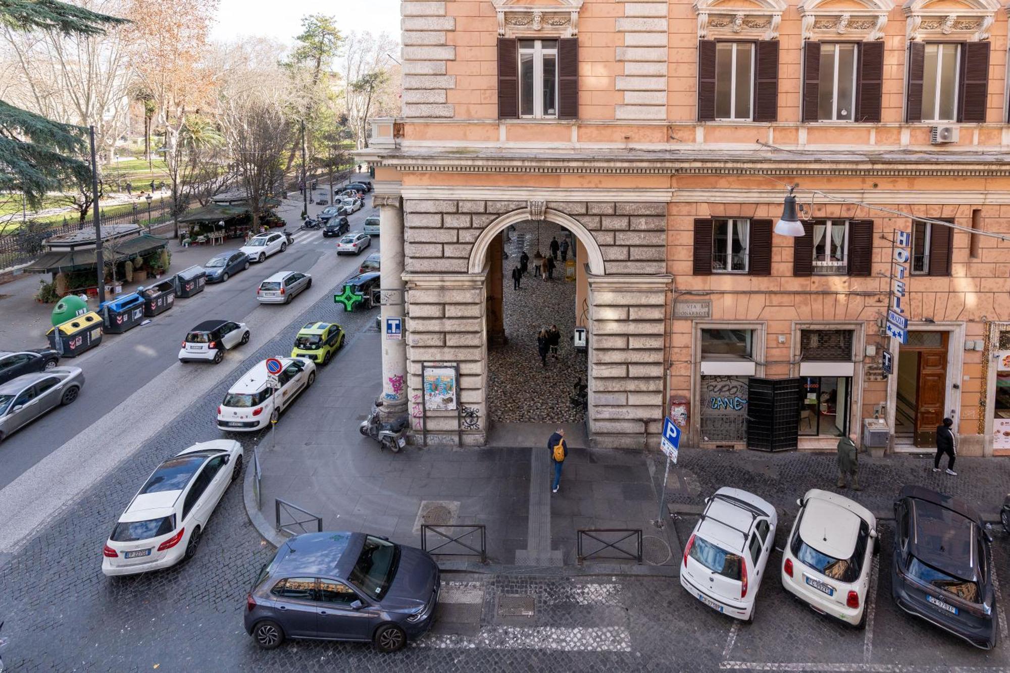 Bed & Breakfast Drago D'oro - Accross From Metro Vittorio Emanuele Rom