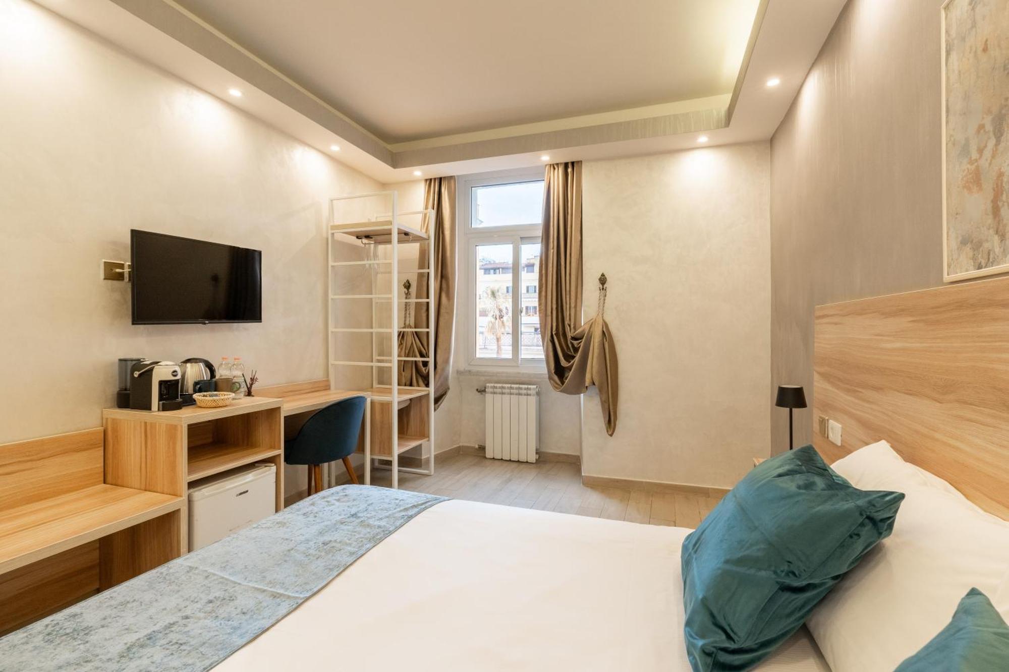 Drago D'oro - Accross From Metro Vittorio Emanuele Bed & Breakfast Rom
