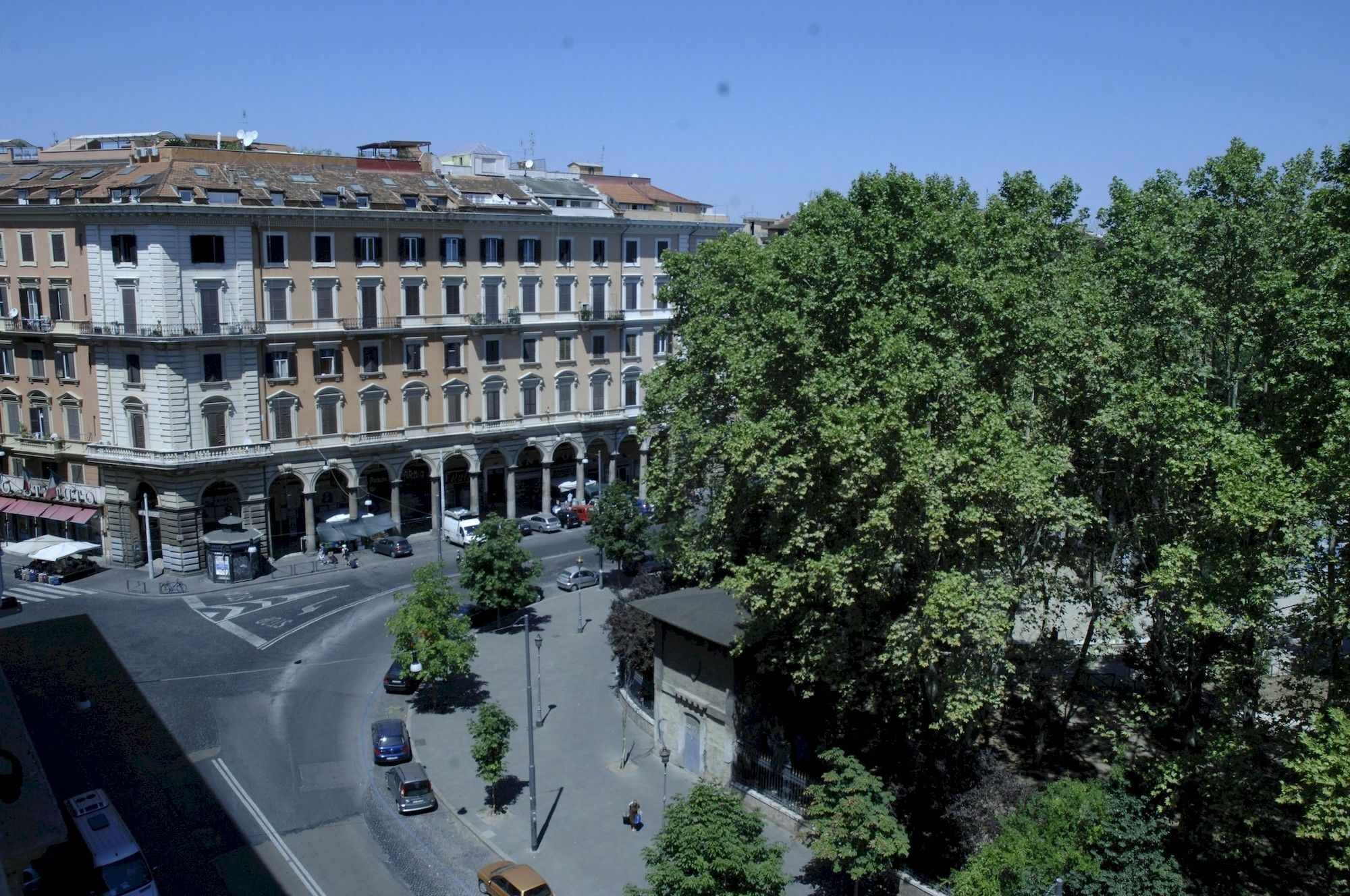 Drago D'oro - Accross From Metro Vittorio Emanuele Bed & Breakfast Rom