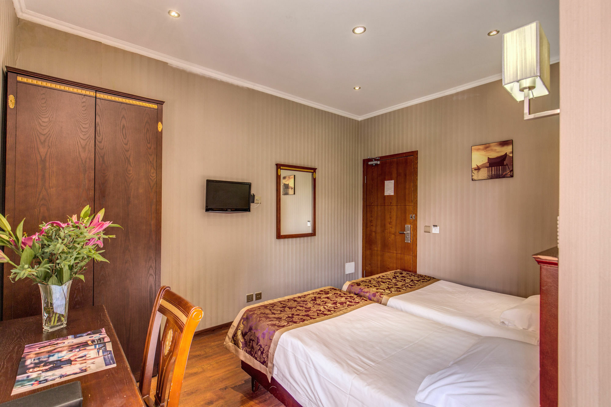 Drago D'oro - Accross From Metro Vittorio Emanuele Bed & Breakfast Rom